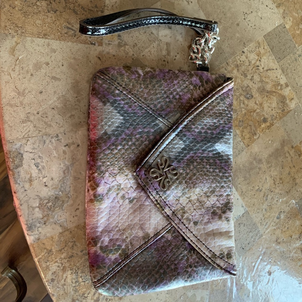 Vera Wang wristlet